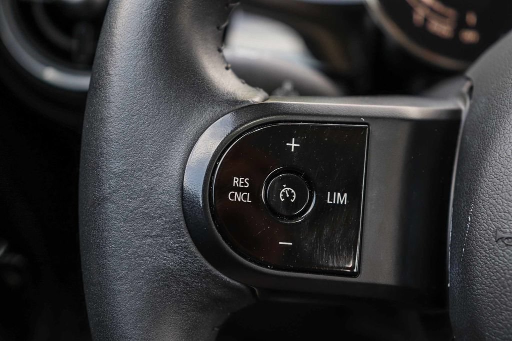 Used 2023 MINI Cooper 2-Door Hardtop FWD image 27