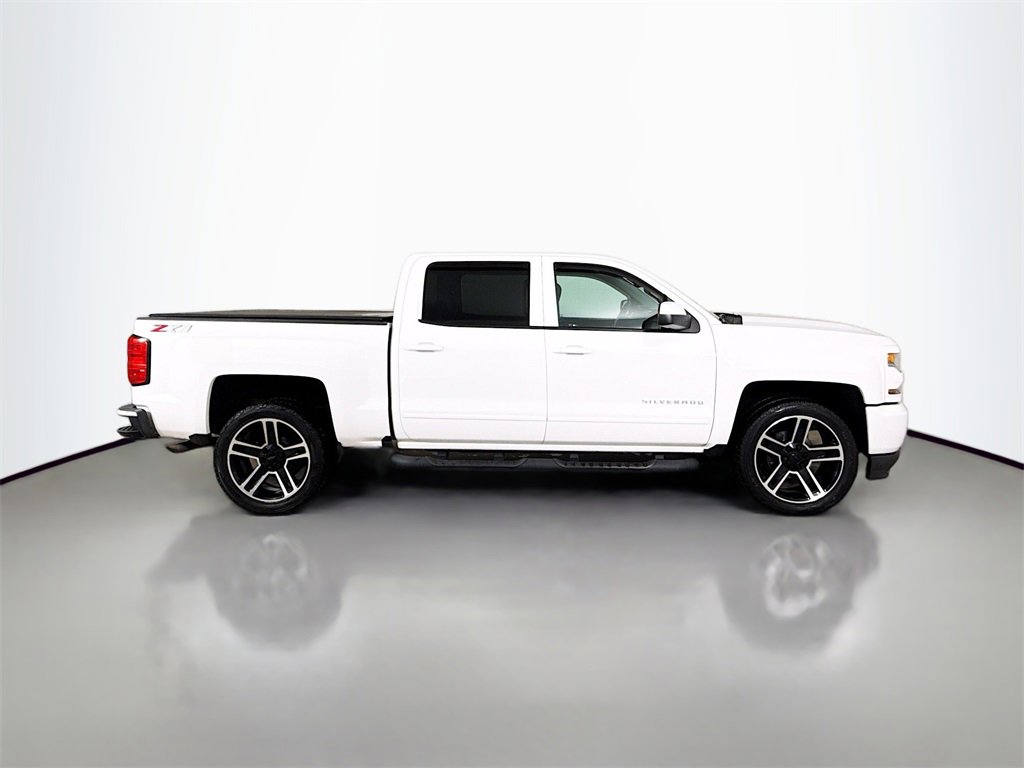Used 2018 Chevrolet Silverado 1500 LT w/ LPO, Black Pack image 12