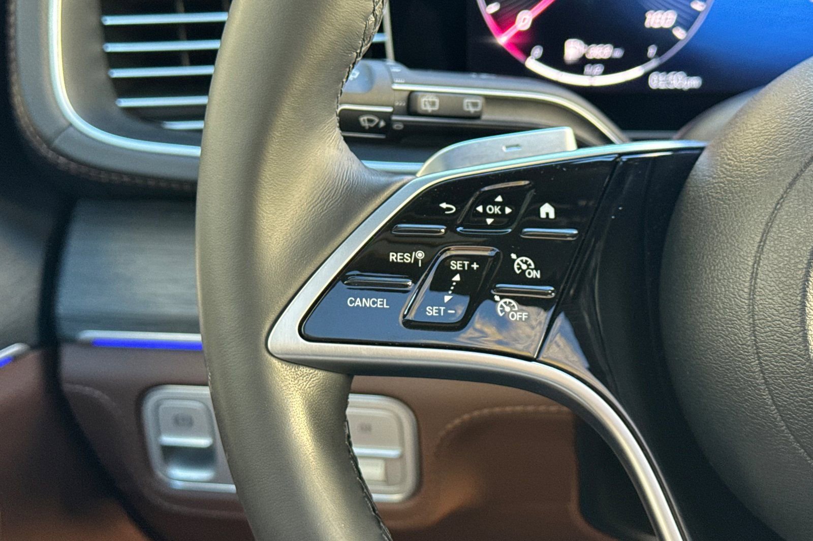 Used 2024 Mercedes-Benz GLE 350 4MATIC image 27