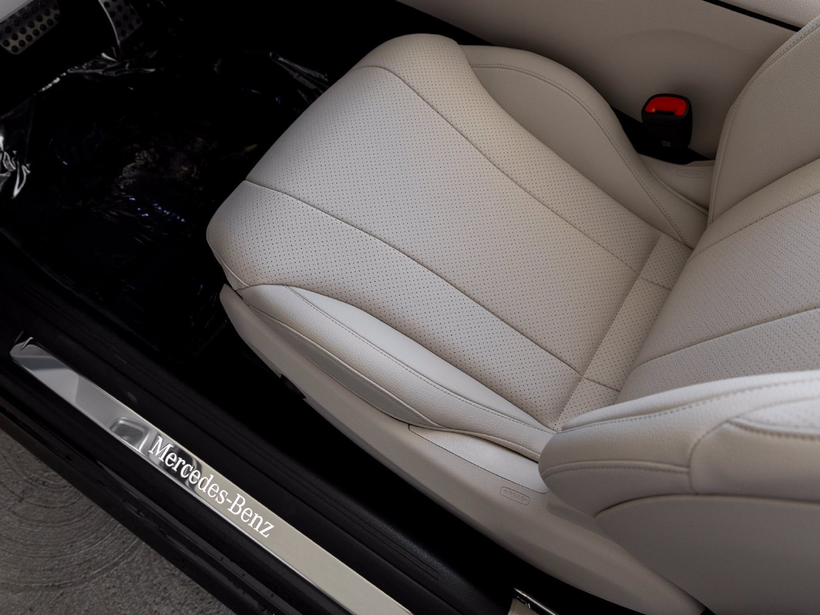 New 2027 Mercedes-Benz CLE 450 4MATIC Cabriolet image 13