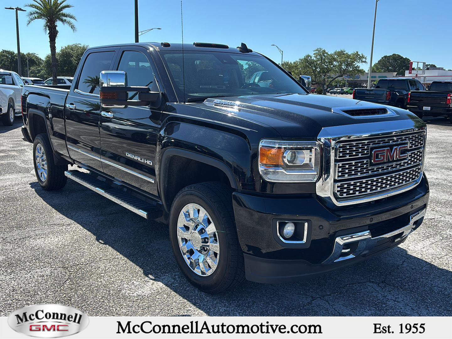 Used 2019 GMC Sierra 2500 Denali w/ Duramax Plus Package AWD/4WD image 1