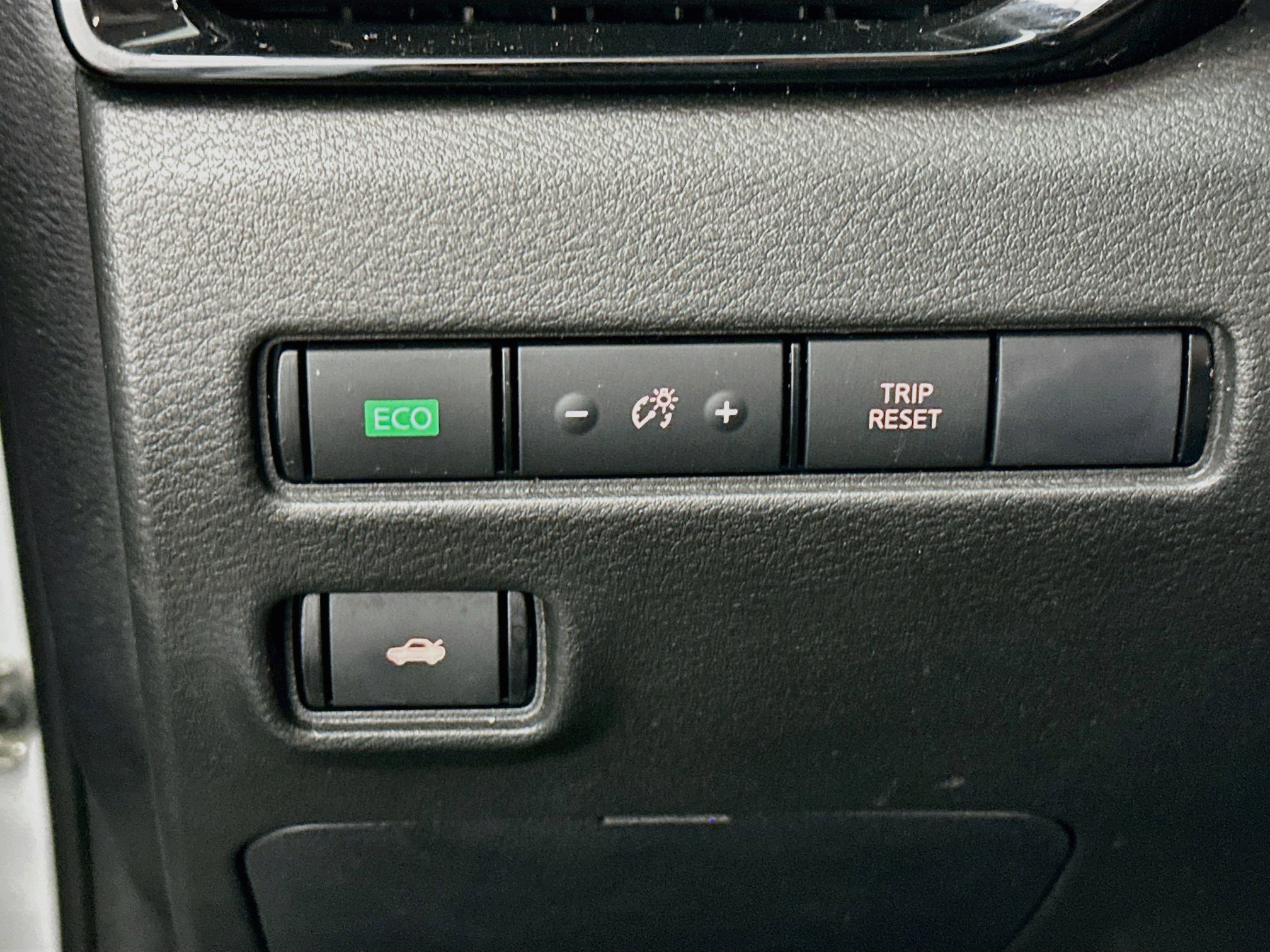 Used 2025 Nissan Sentra SR FWD image 17