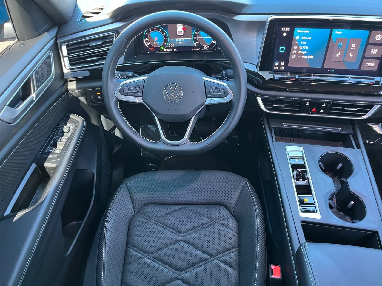 Used 2025 Volkswagen Atlas Cross Sport SE FWD image 13