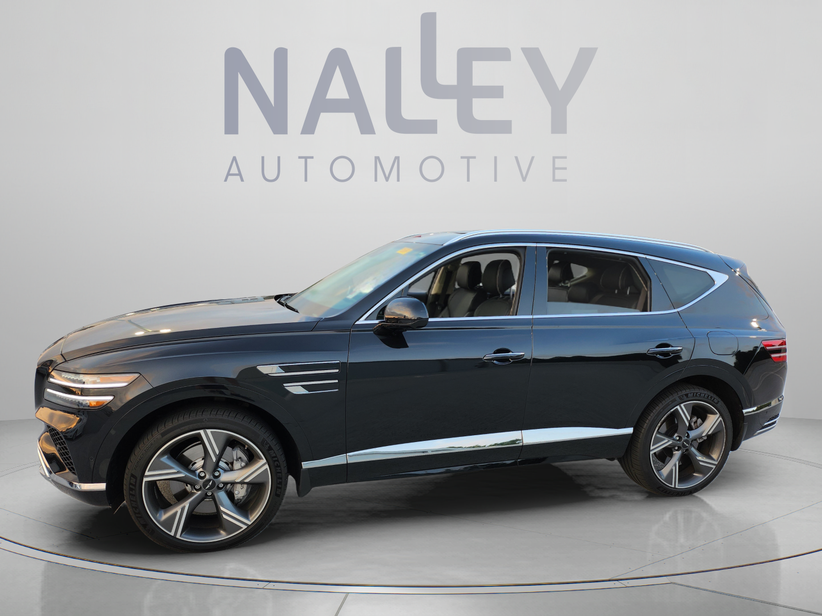 Used 2025 Genesis GV80 2.5T Prestige AWD/4WD image 2