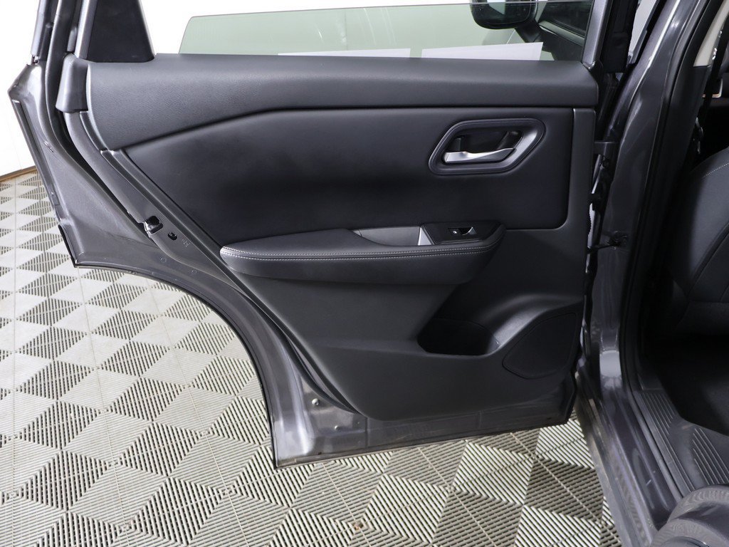 Used 2024 Nissan Rogue SV AWD/4WD image 23