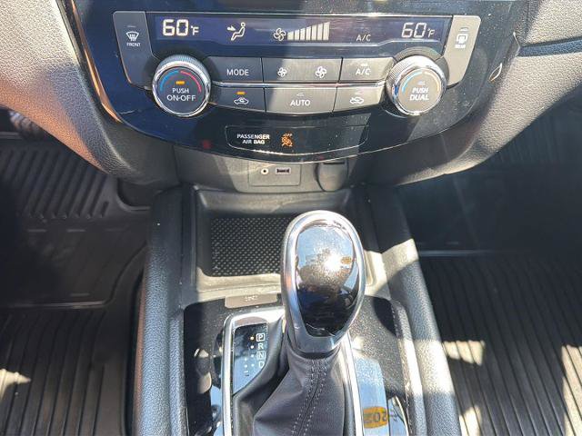 Used 2020 Nissan Rogue SV FWD image 18