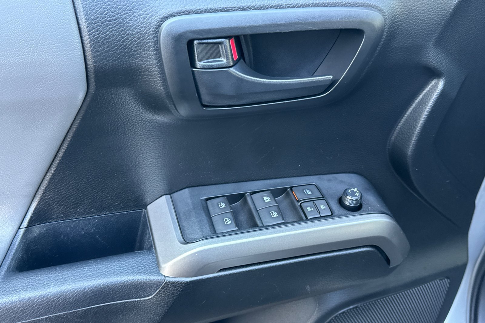 Certified 2022 Toyota Tacoma SR5 RWD image 14