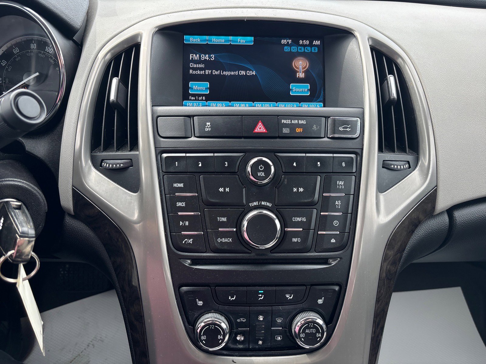 Used 2016 Buick Verano Sport Touring FWD image 28