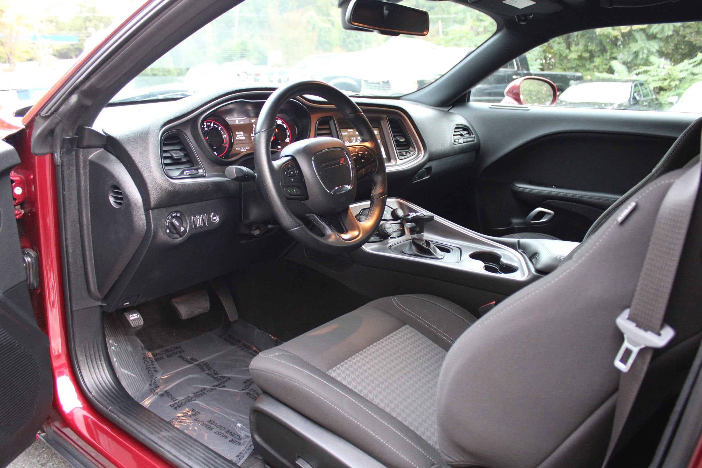 Used 2022 Dodge Challenger SXT w/ Blacktop Package AWD/4WD image 16