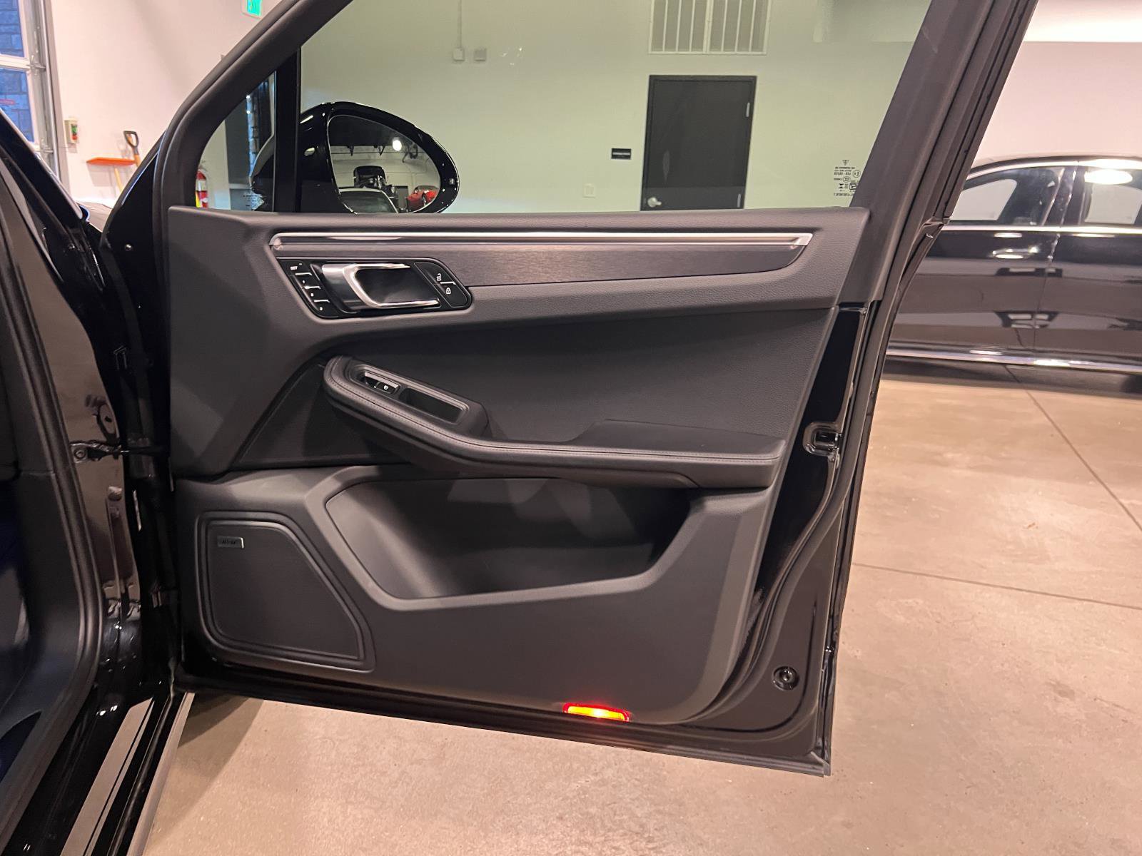 Used 2024 Porsche Macan GTS image 42