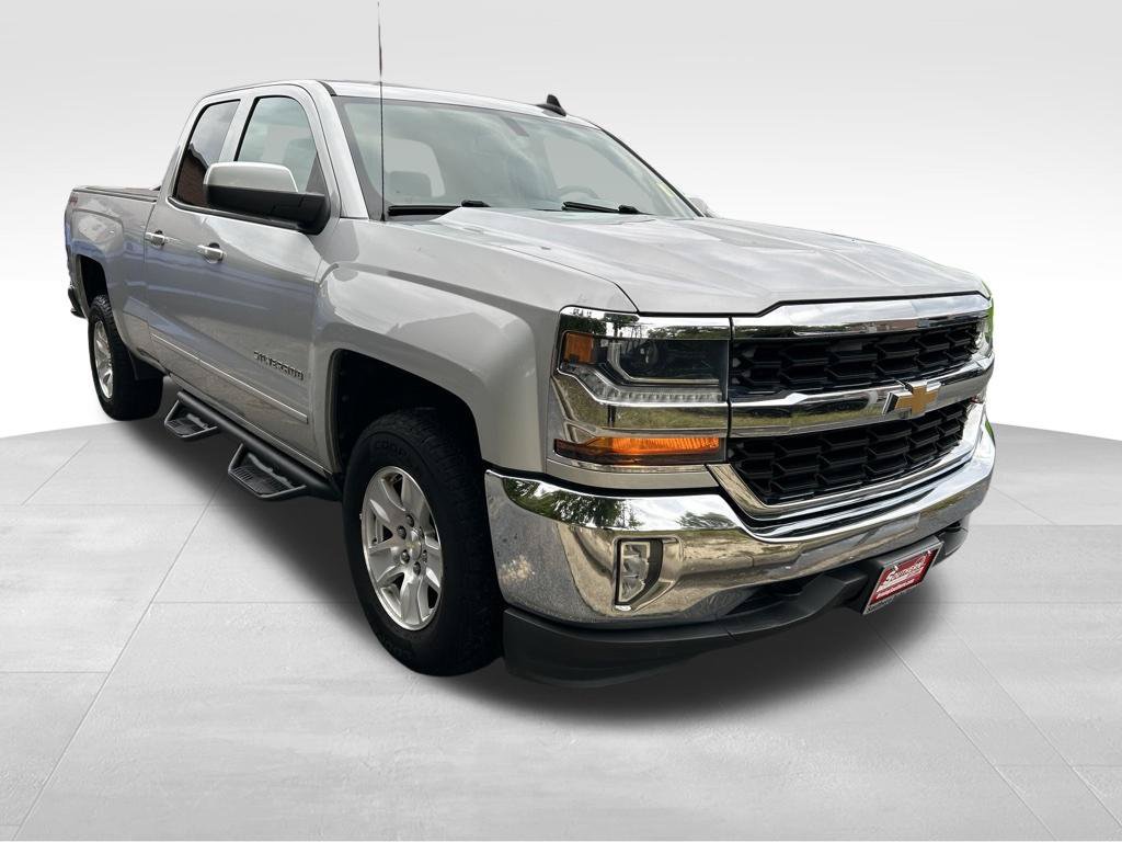 Used 2017 Chevrolet Silverado 1500 LT w/ All Star Edition AWD/4WD image 9