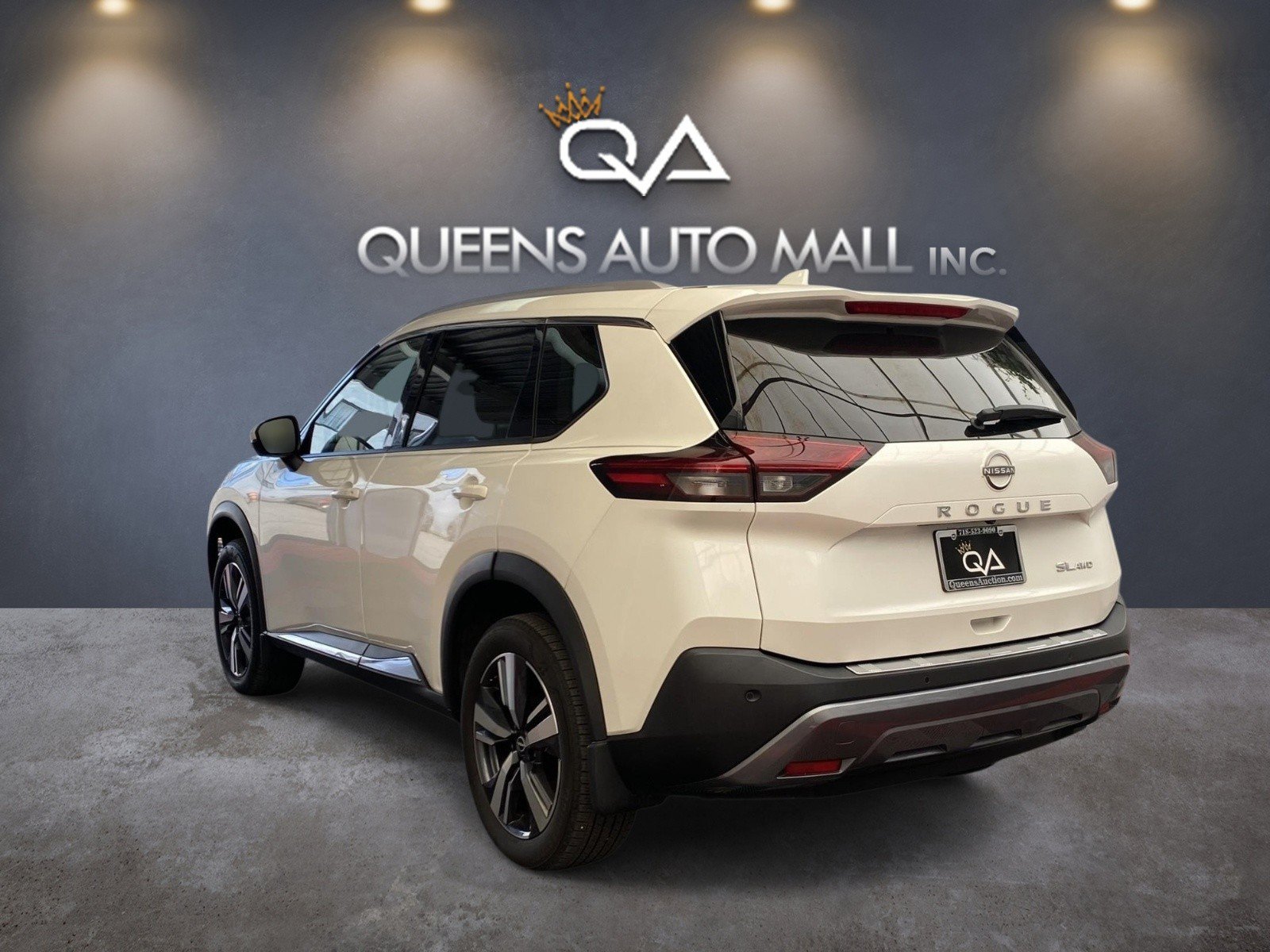 Used 2023 Nissan Rogue SL AWD/4WD image 4