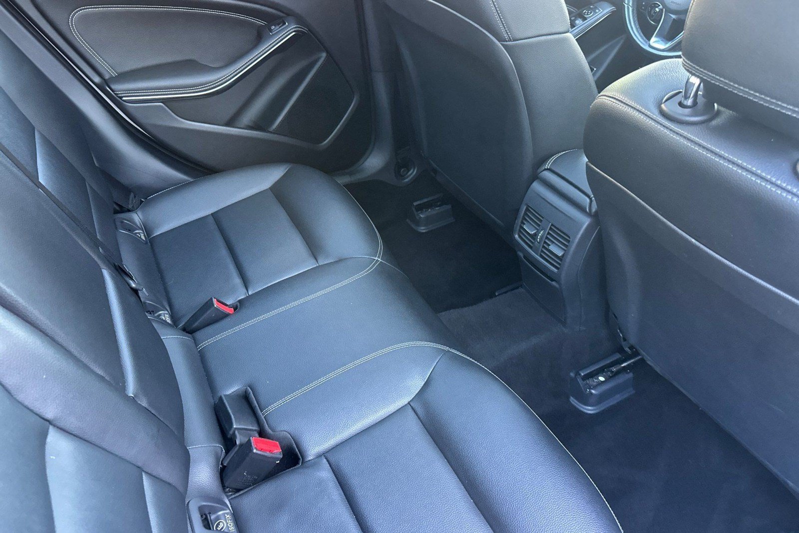 Used 2020 Mercedes-Benz GLA 250 4MATIC image 32