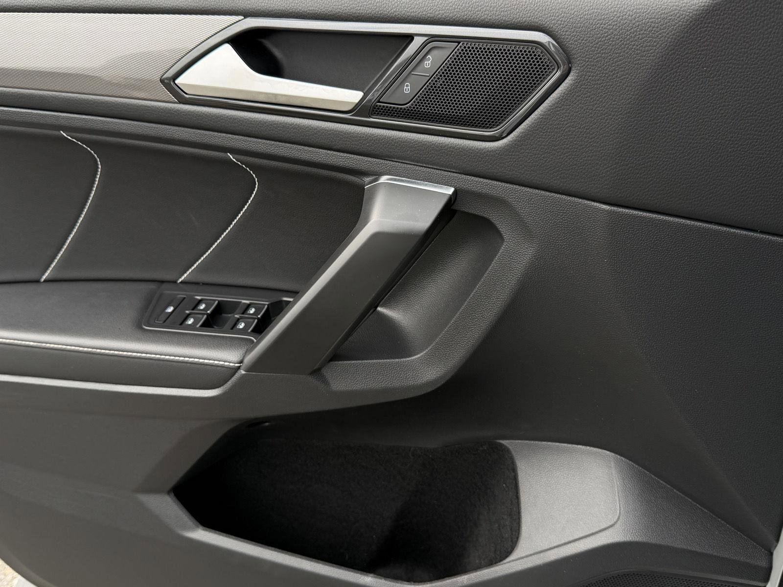 Used 2023 Volkswagen Tiguan SE image 20