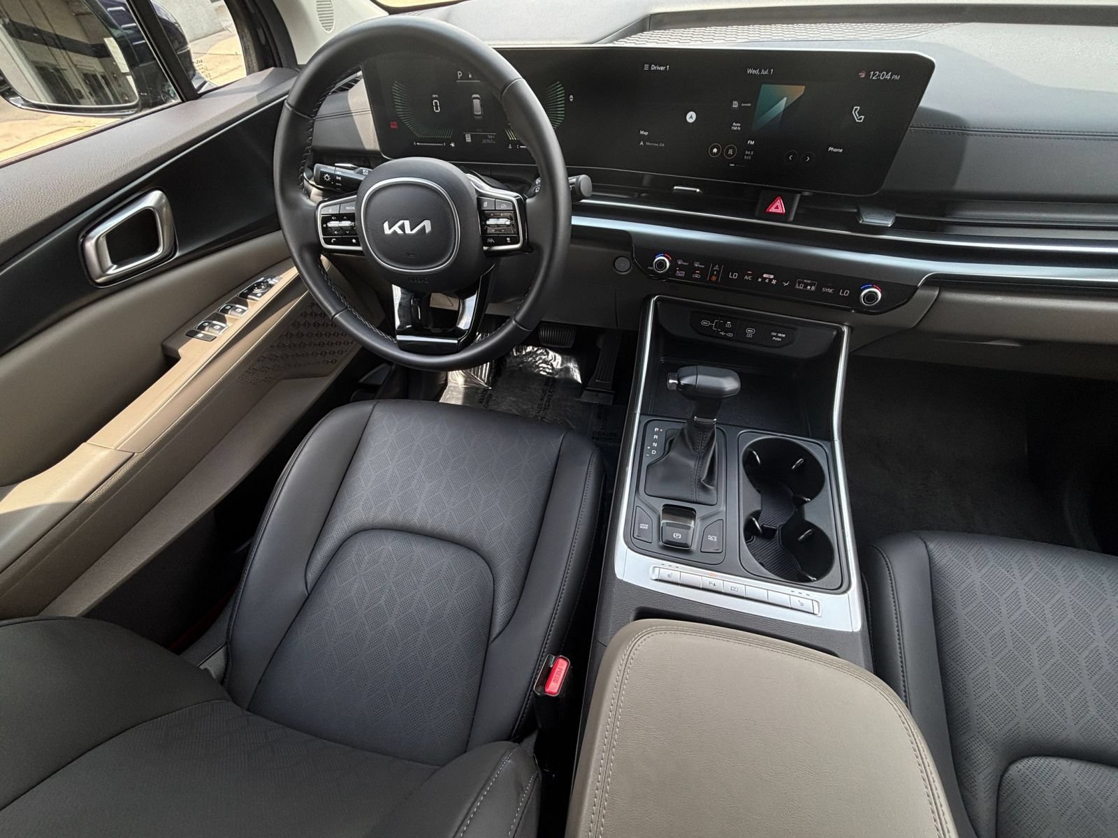 Used 2026 Kia Carnival FWD image 36
