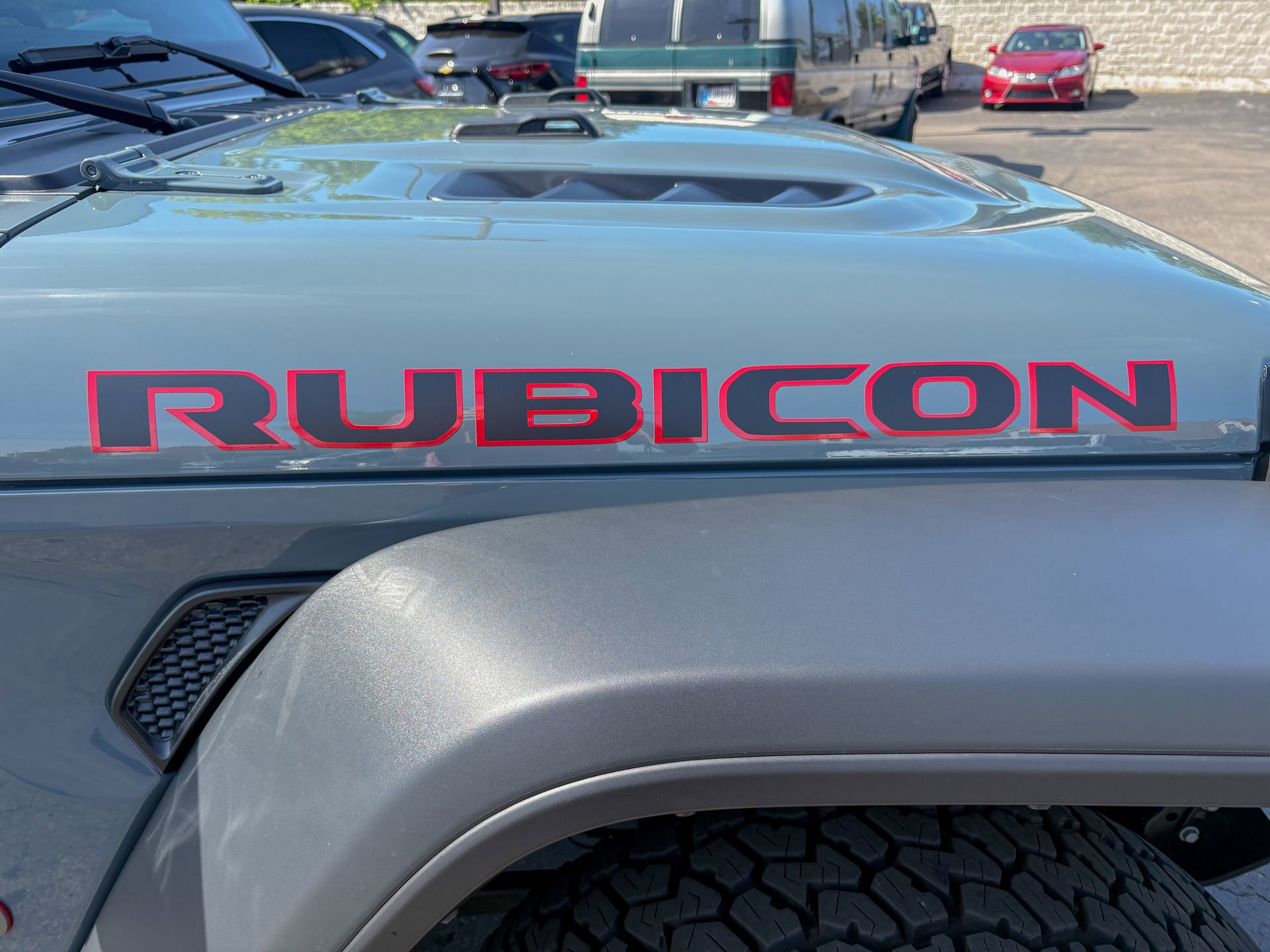 Used 2025 Jeep Gladiator Rubicon w/ Convenience Group AWD/4WD image 4