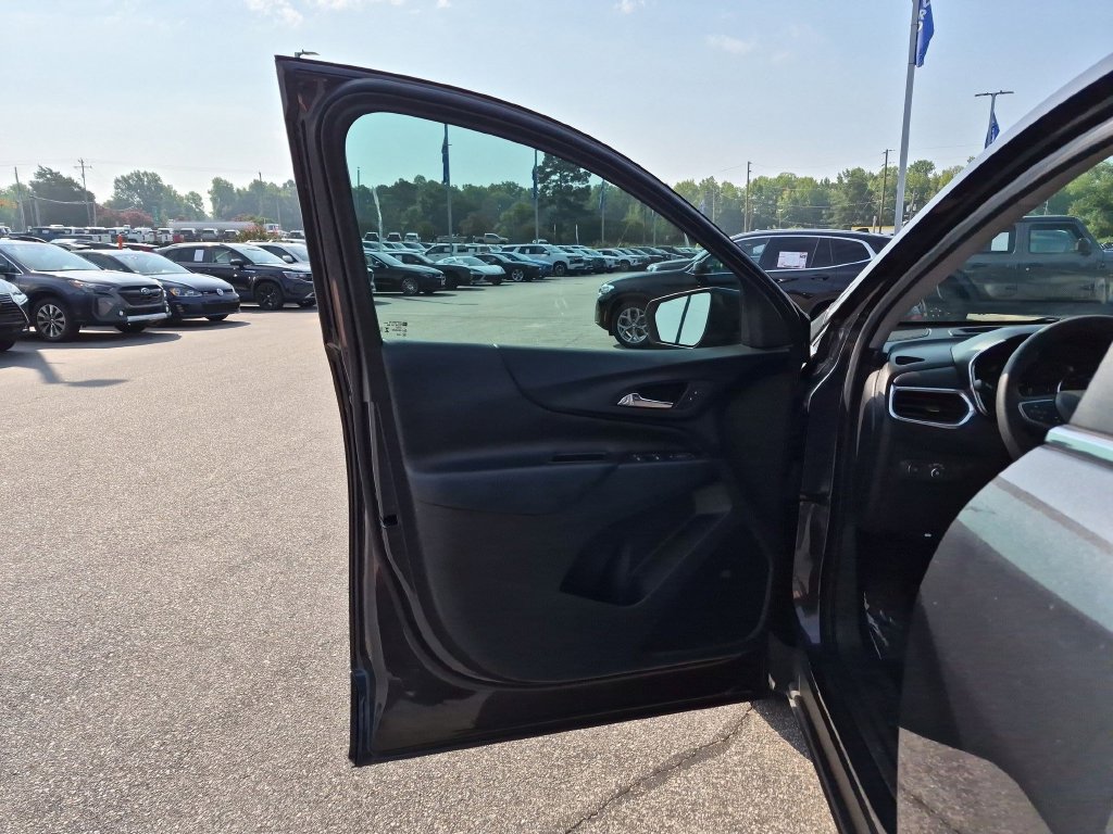 Used 2023 Chevrolet Equinox LT FWD image 13
