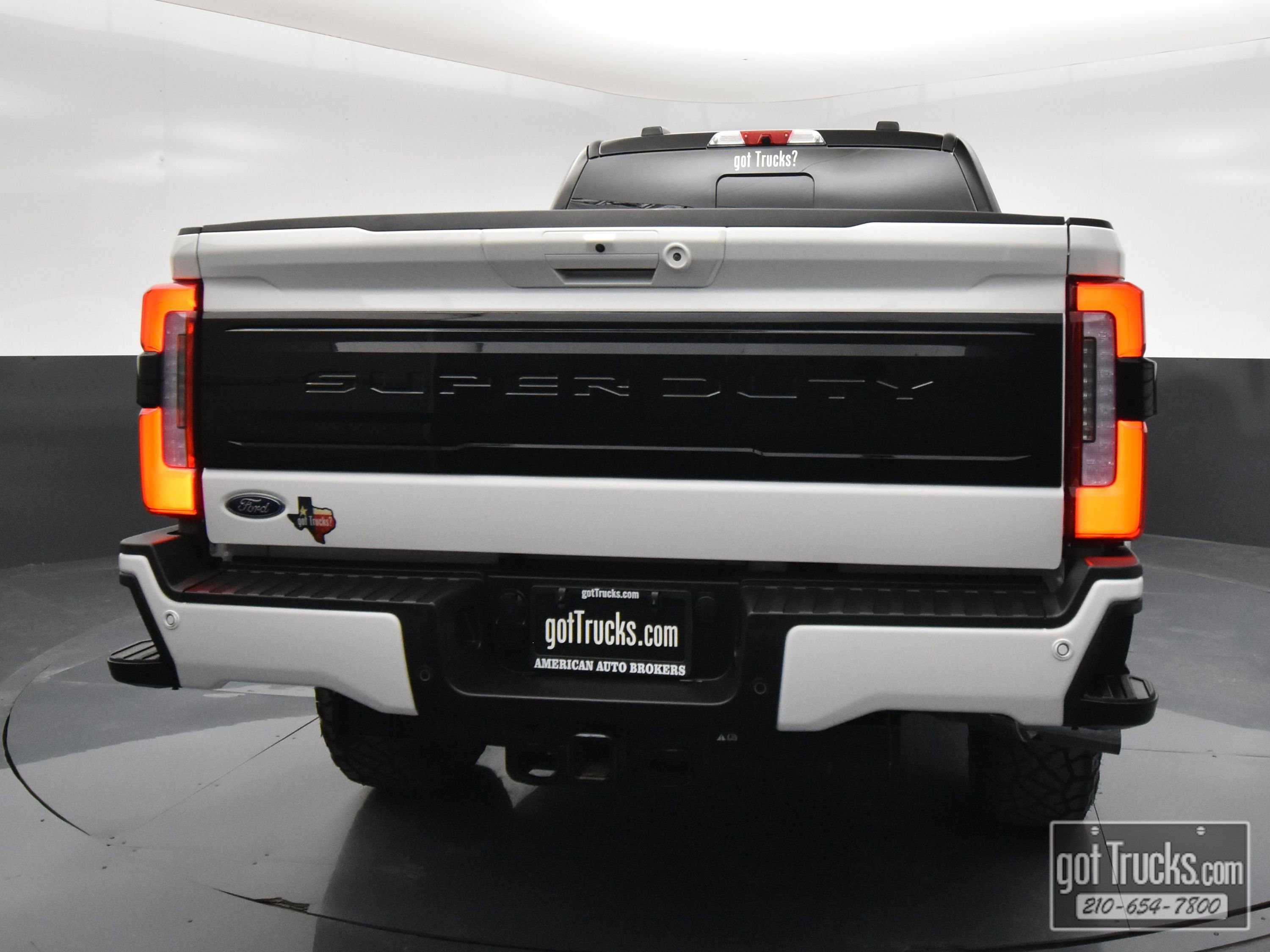 Used 2026 Ford F250 Platinum AWD/4WD image 6