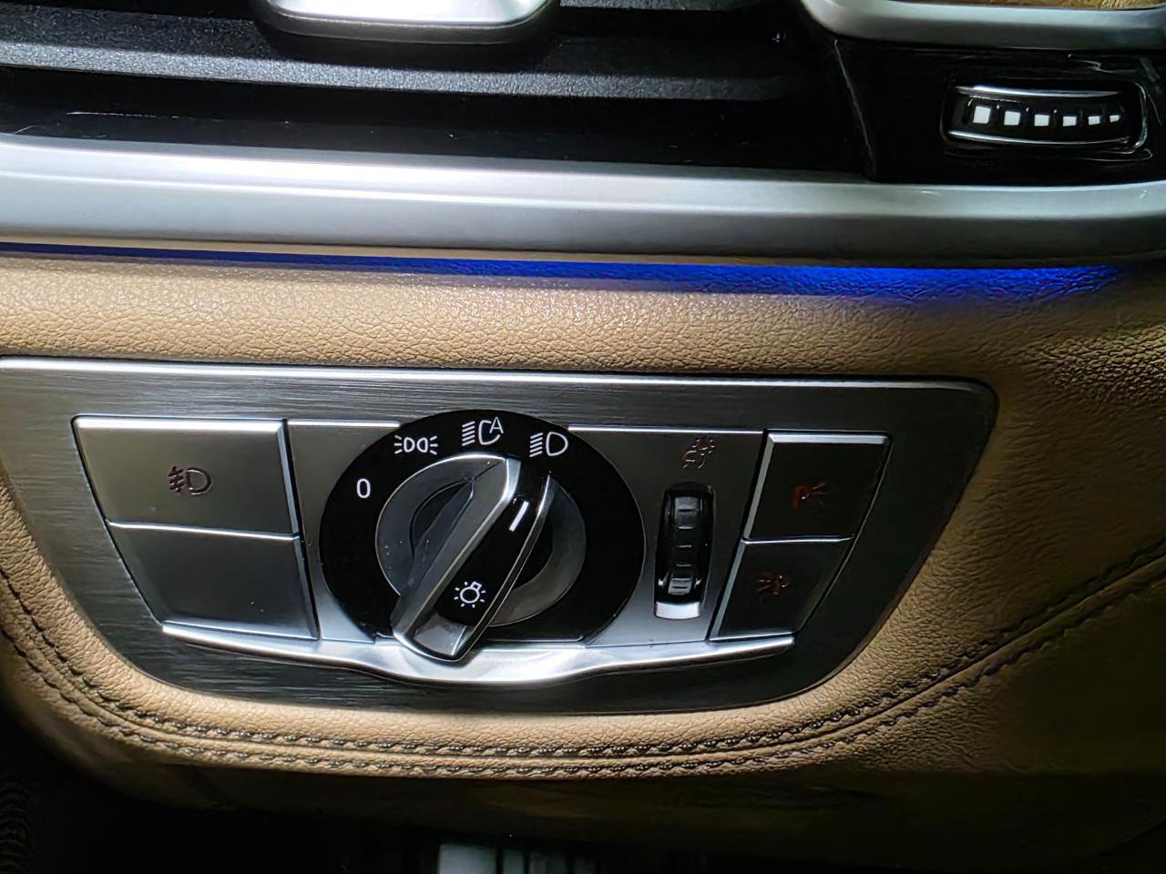 Used 2017 BMW 740i xDrive image 42