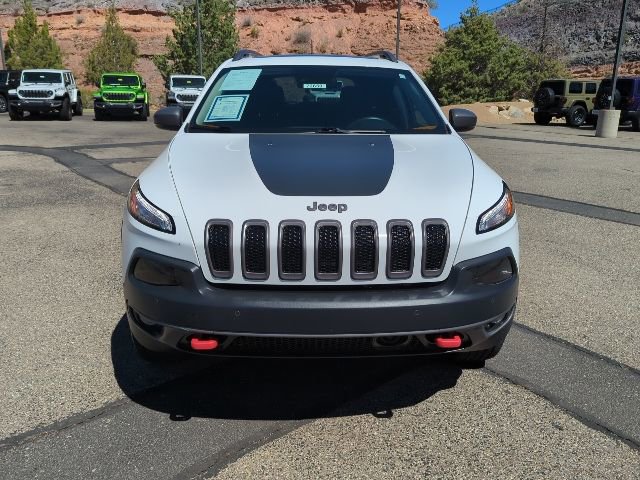 Used 2017 Jeep Cherokee Trailhawk image 2