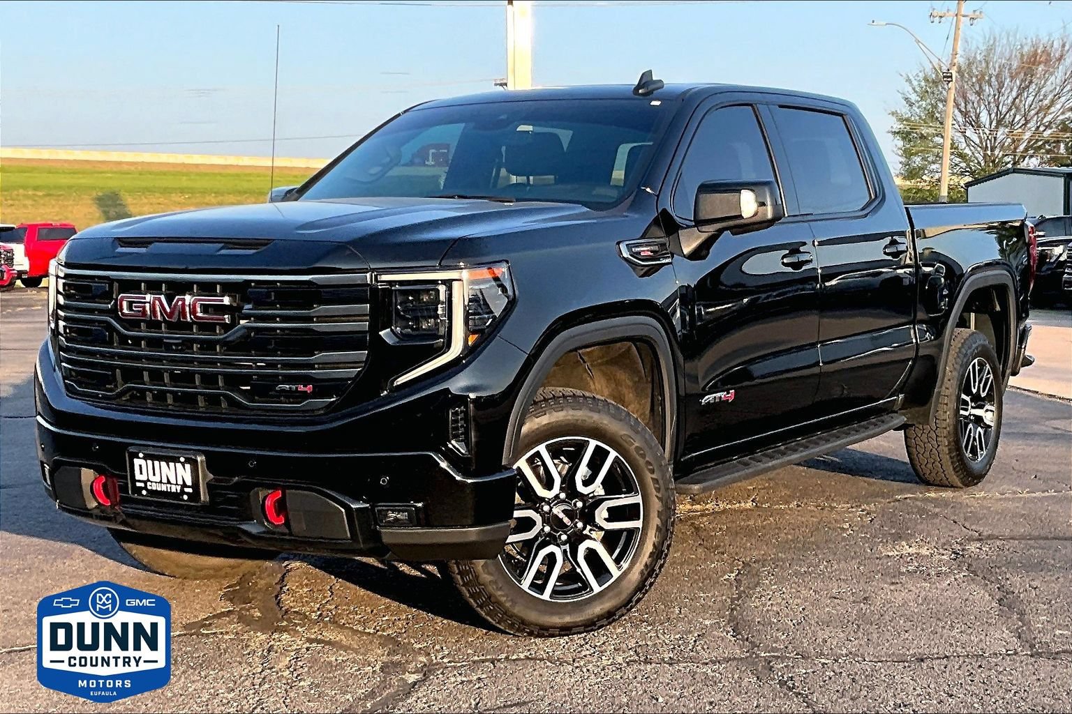 Used 2025 GMC Sierra 1500 AT4 w/ AT4 Premium Package AWD/4WD video 1