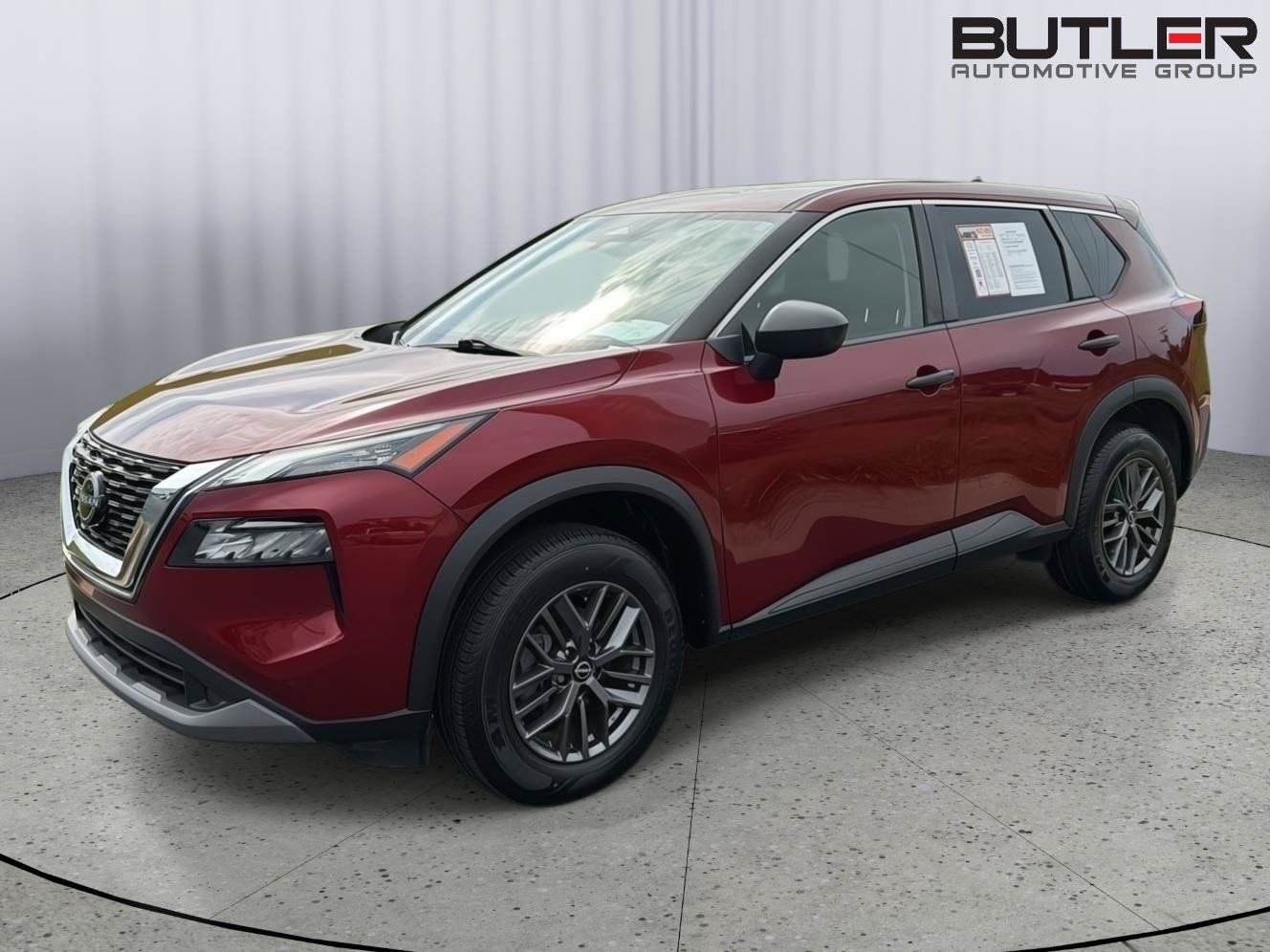 Used 2023 Nissan Rogue S AWD/4WD image 2