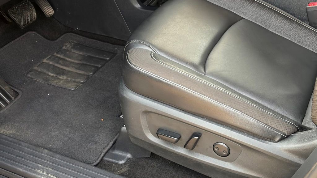 Certified 2025 Nissan Pathfinder SL image 13