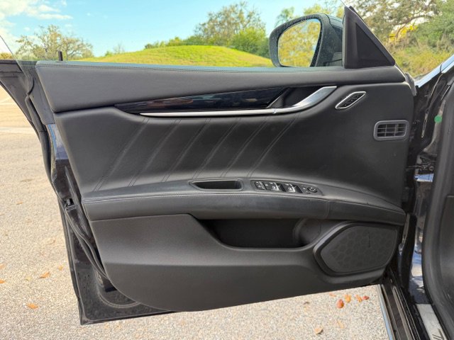 Used 2022 Maserati Ghibli Modena image 11