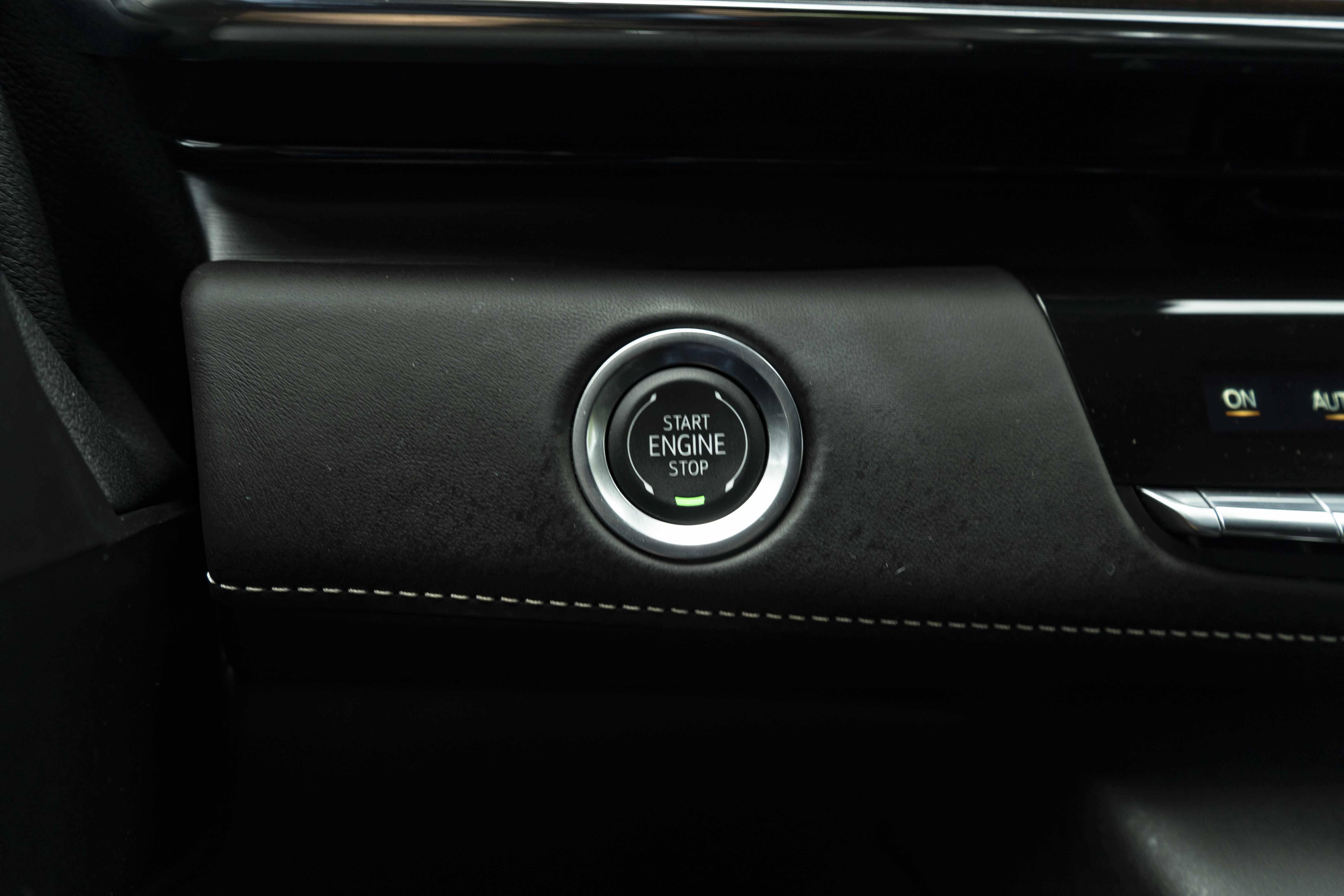 Used 2024 Cadillac Escalade Sport Platinum AWD/4WD image 25
