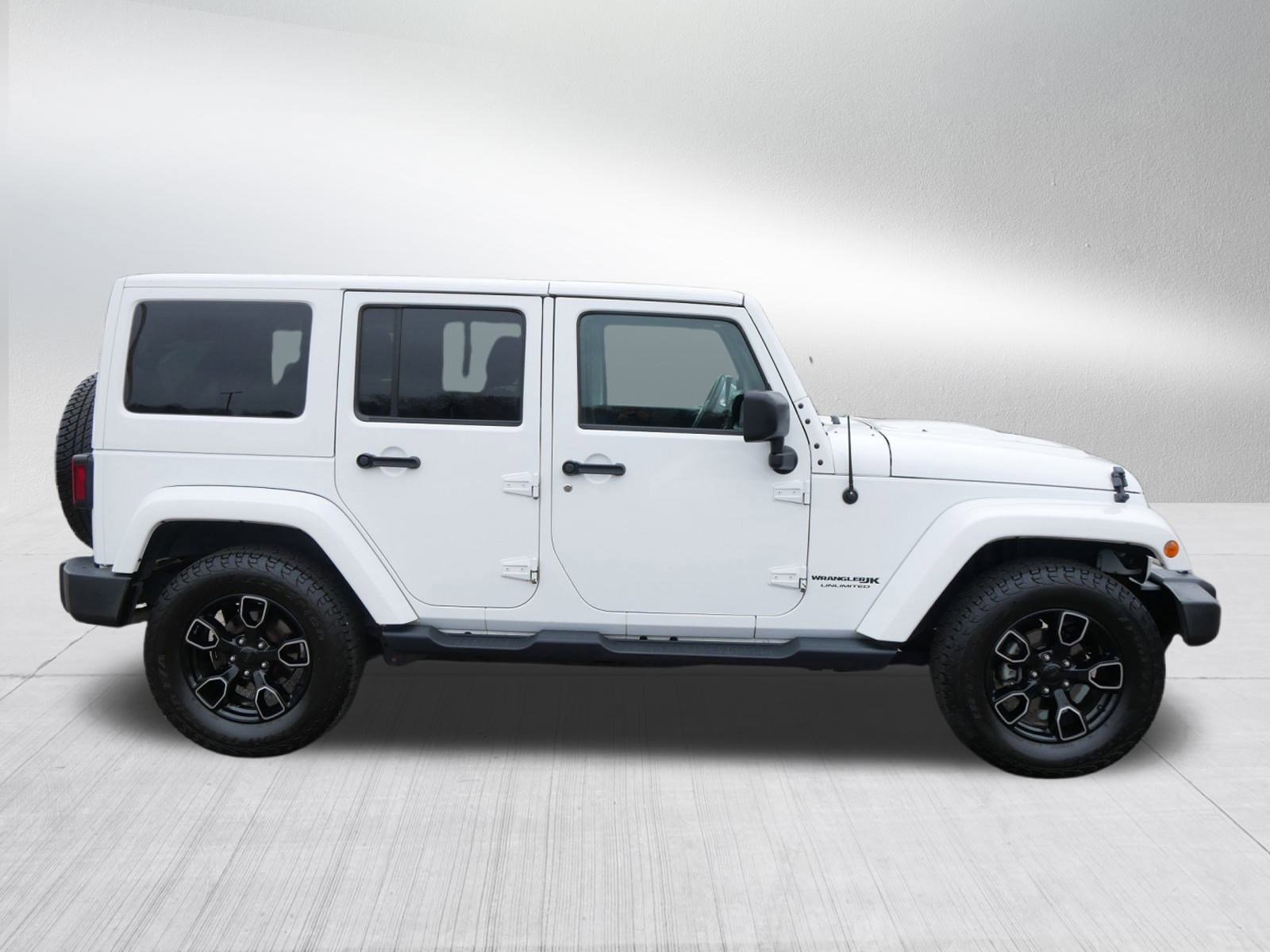Used 2018 Jeep Wrangler Unlimited Sahara image 8
