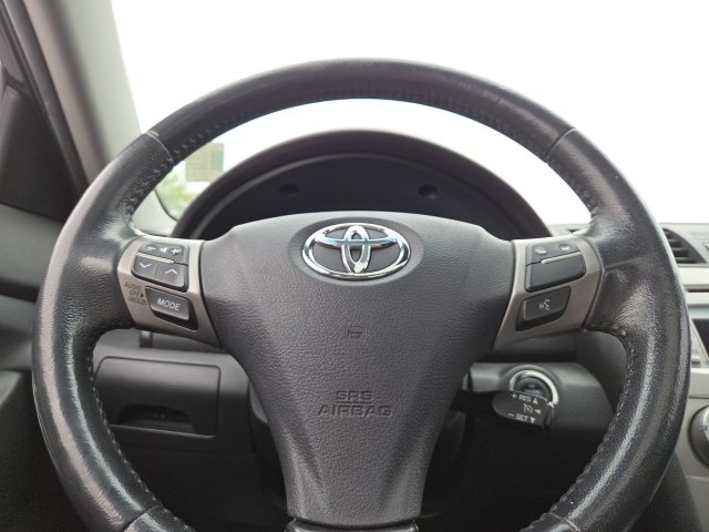 Used 2011 Toyota Camry SE w/ SE Extra-Value Pkg #1 FWD image 13