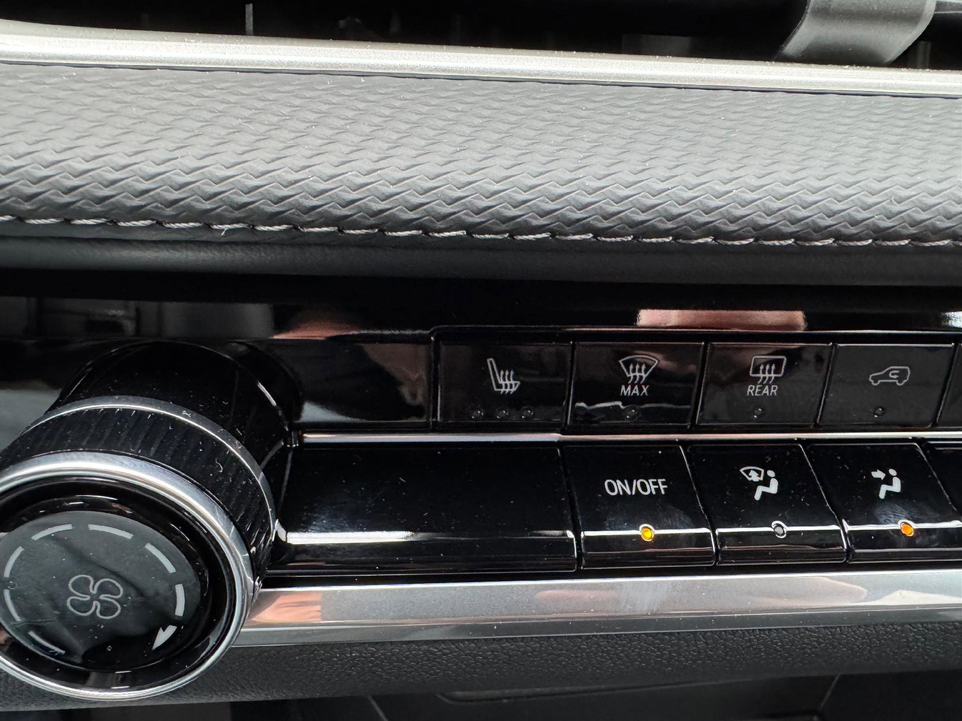 New 2026 Chevrolet Equinox LT w/ Midnight Edition image 35