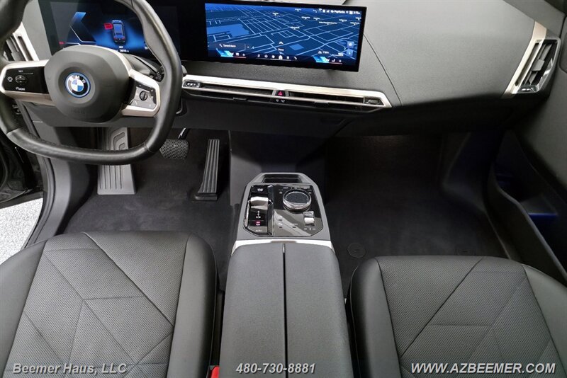 Used 2024 BMW iX xDrive50 w/ Premium Package AWD/4WD image 29