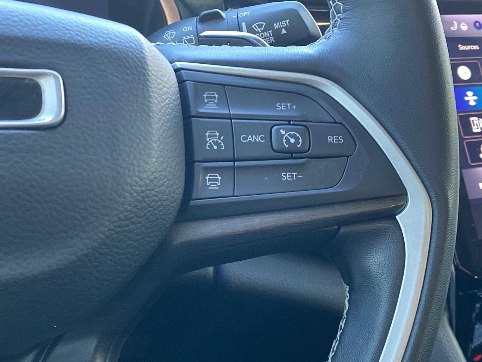 Certified 2022 Jeep Grand Cherokee L Limited w/ Black Appearance Package image 33