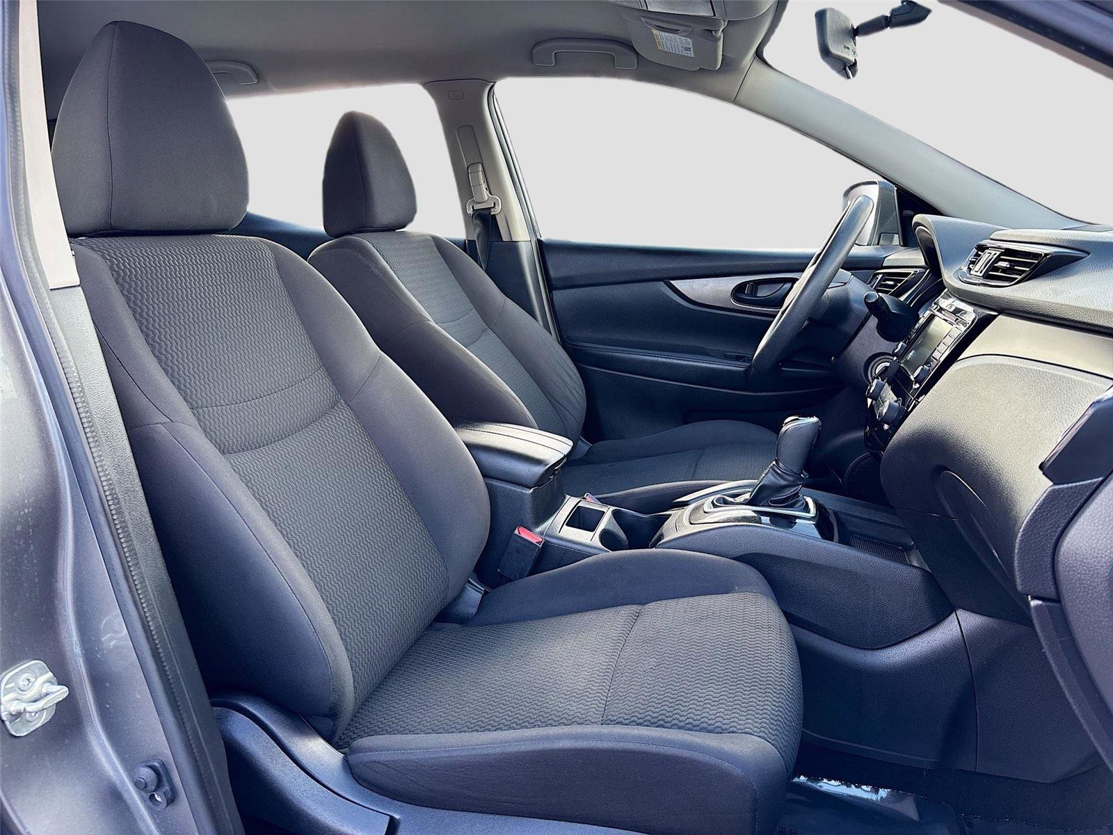 Used 2019 Nissan Rogue Sport S image 28