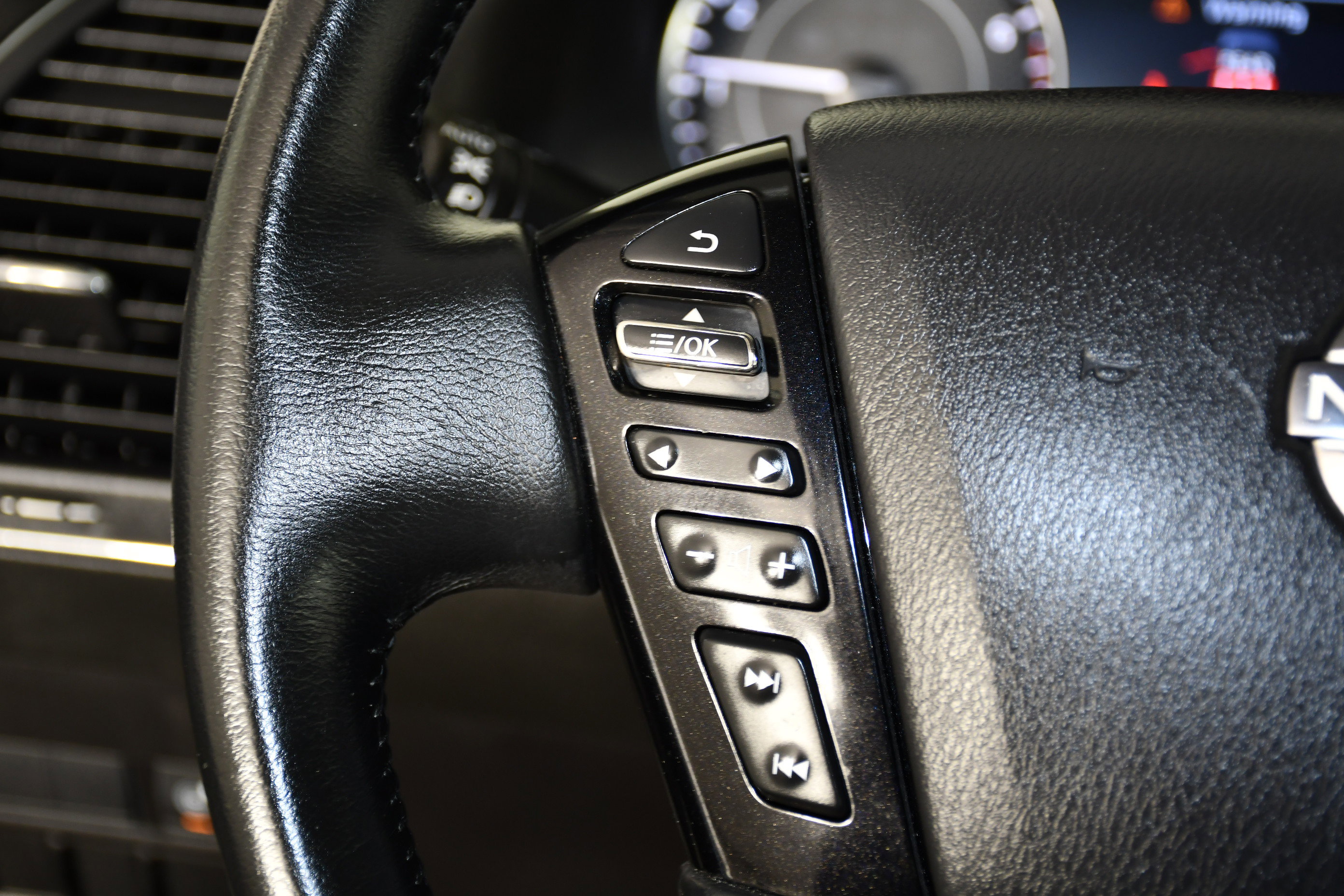 Used 2024 Nissan Armada SV image 20