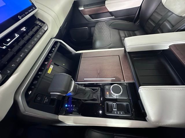 Used 2023 Toyota Sequoia Capstone AWD/4WD image 34