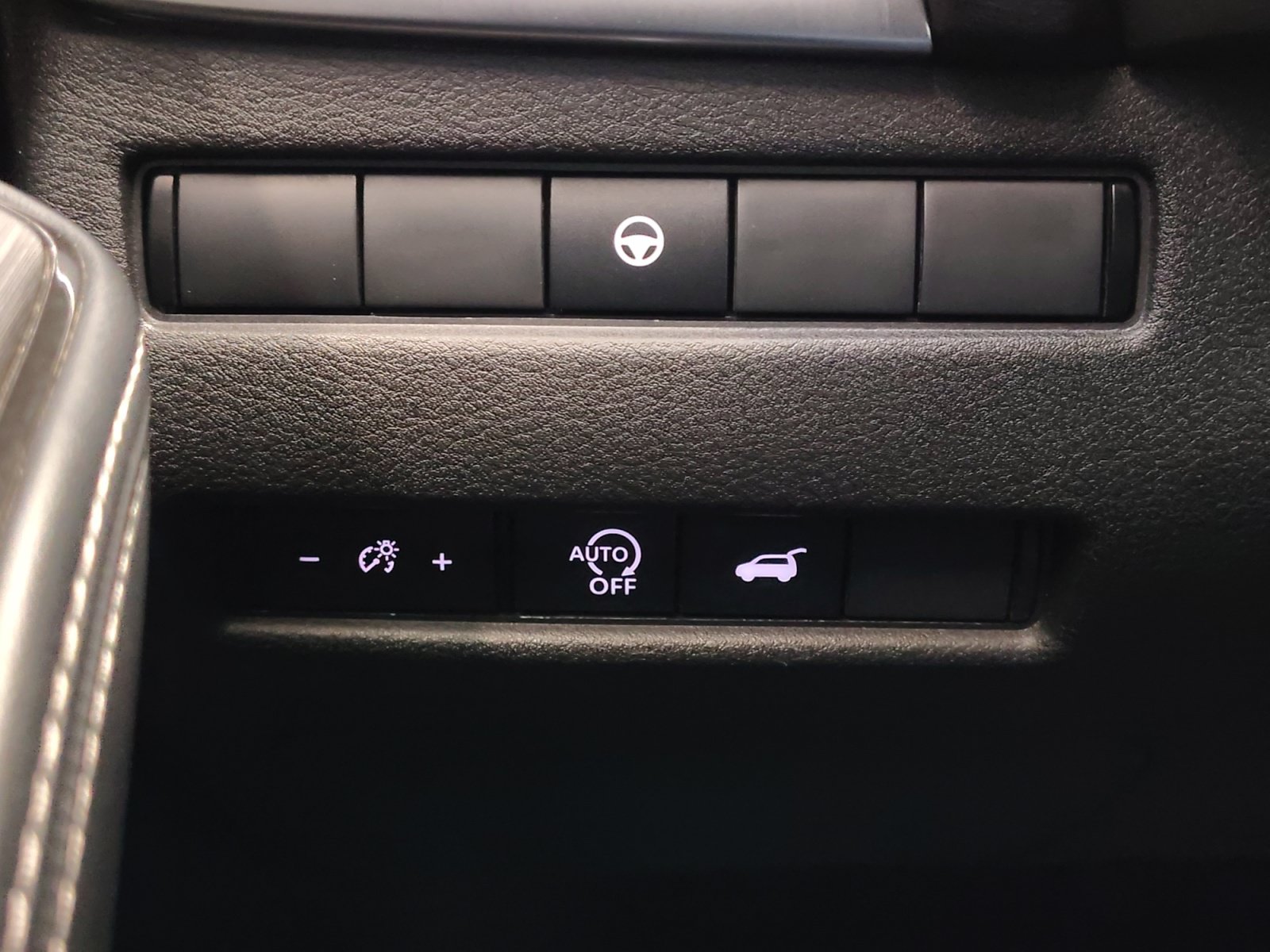 Used 2025 Nissan Rogue SV w/ SV Premium Package FWD image 28