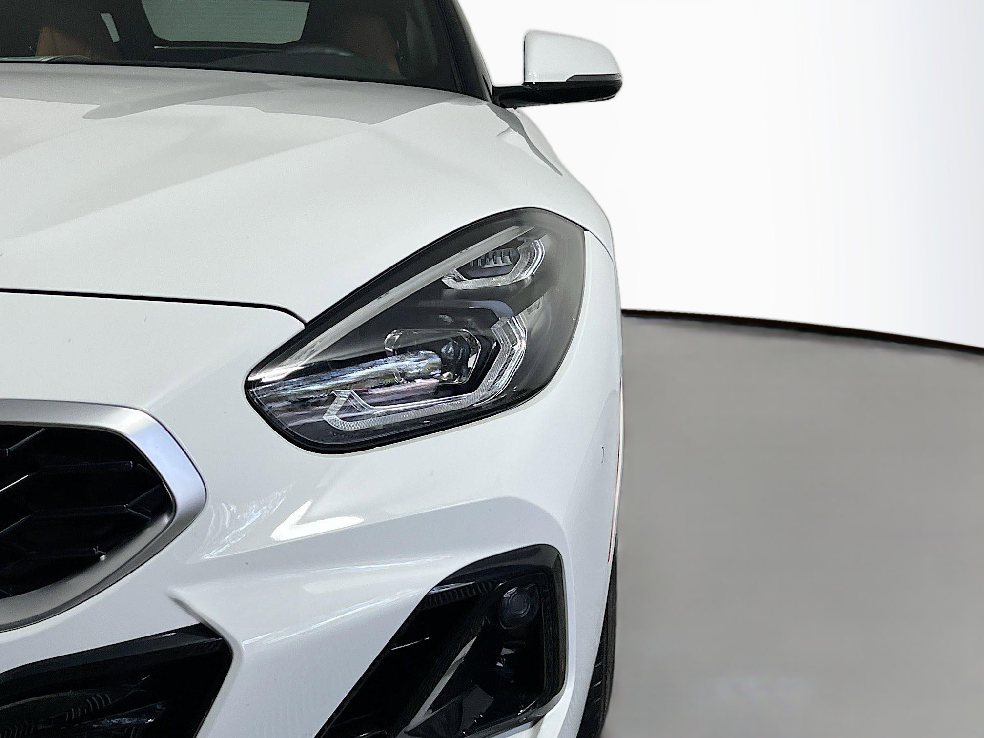 Used 2025 BMW Z4 sDrive30i w/ Premium Package image 12