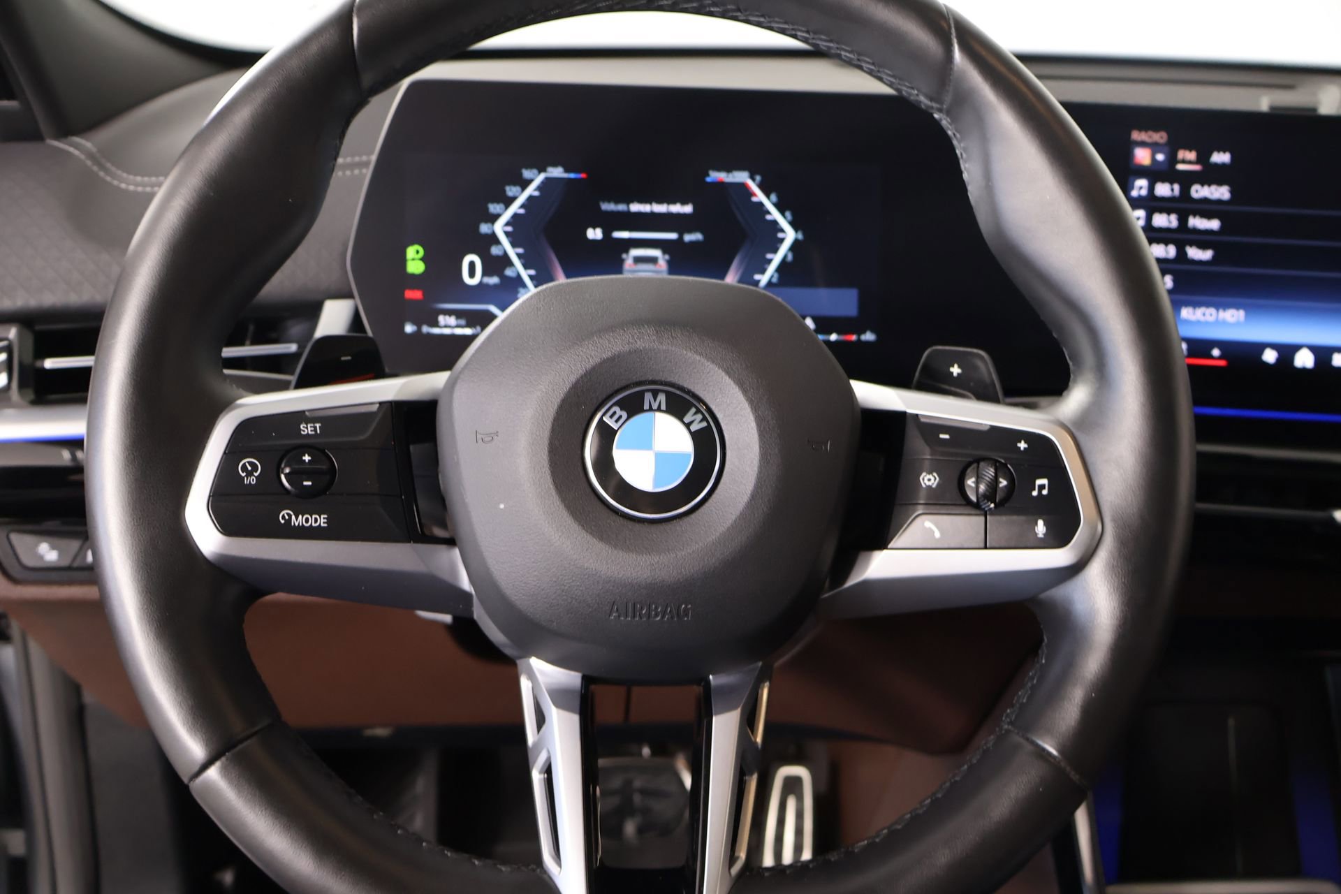 Used 2025 BMW X2 xDrive28i w/ M Sport Package image 3