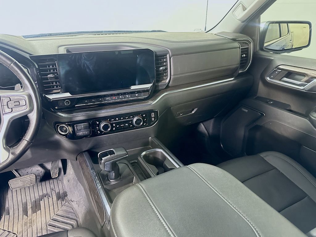 Used 2023 Chevrolet Silverado 1500 LTZ AWD/4WD image 19