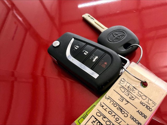 Used 2020 Toyota Corolla LE FWD image 9