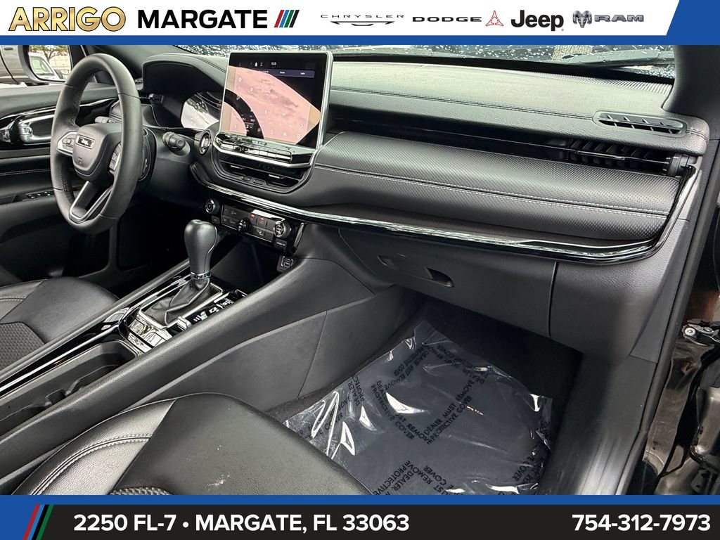 Used 2023 Jeep Compass Latitude AWD/4WD image 18