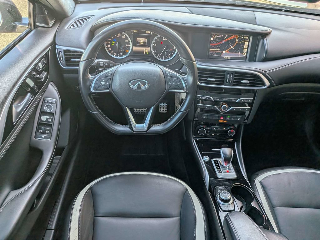 Used 2017 INFINITI QX30 Sport w/ Sport Leather Package FWD image 16