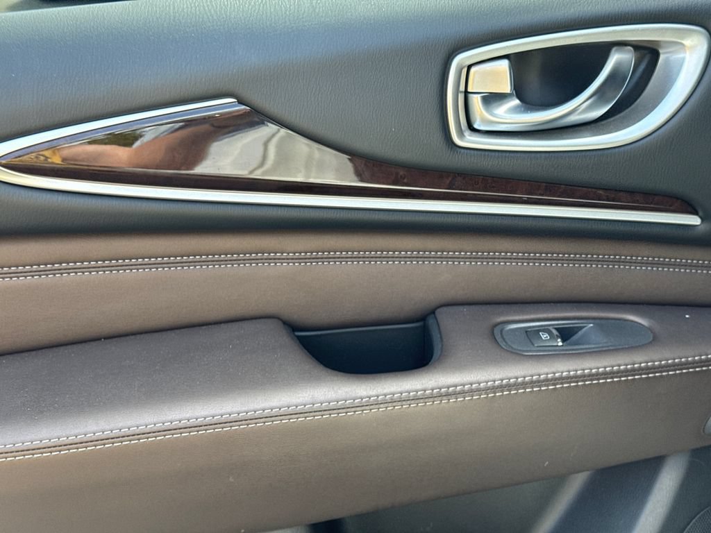 Used 2018 INFINITI QX60 FWD w/ Deluxe Technology Package image 18