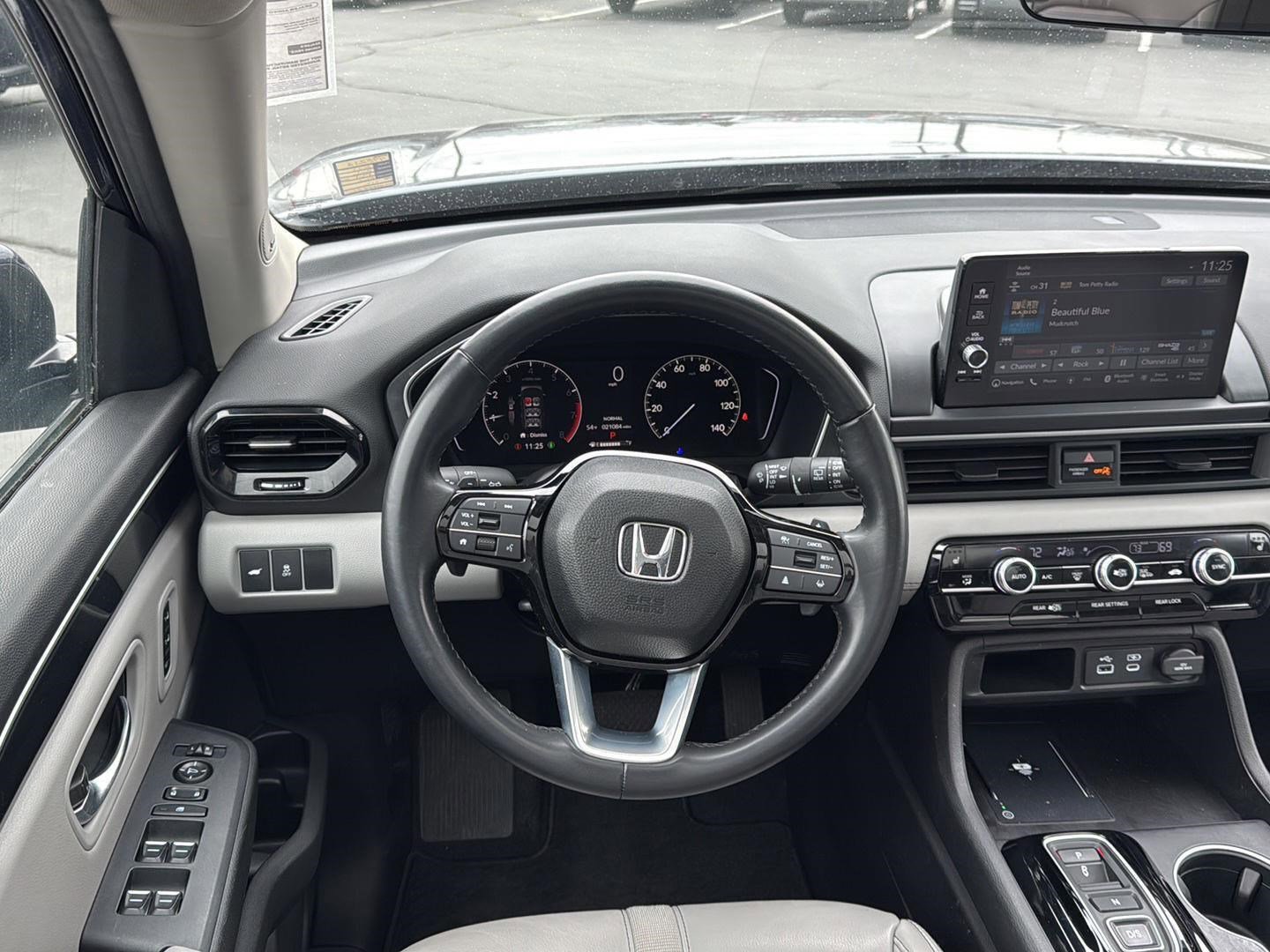 Certified 2023 Honda Pilot Touring image 29