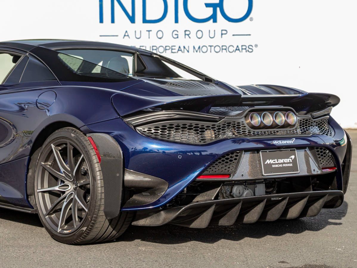 Used 2022 McLaren 765LT RWD image 12