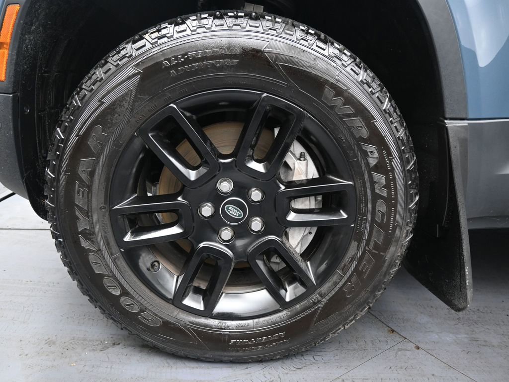 Used 2024 Land Rover Defender 110 S image 35