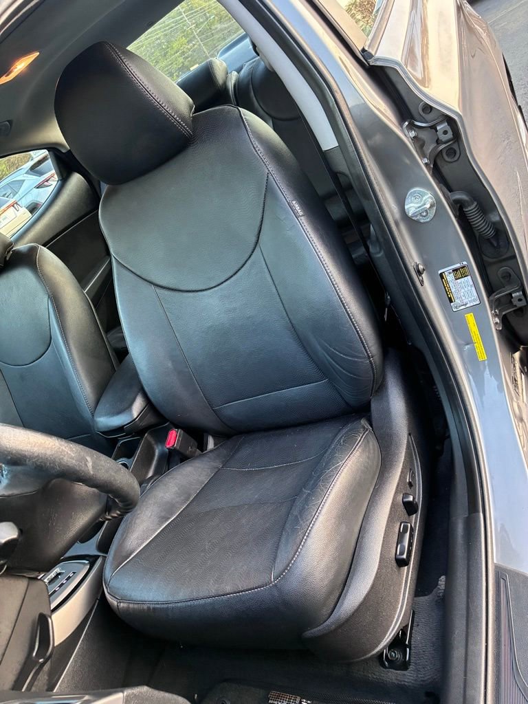 Used 2013 Hyundai Elantra Limited FWD image 16