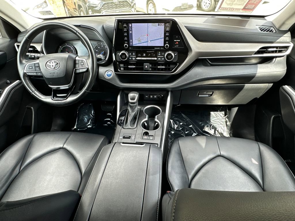 Used 2020 Toyota Highlander XLE image 16